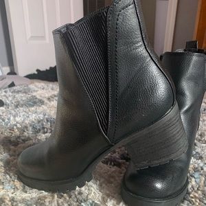 Black heeled boots
